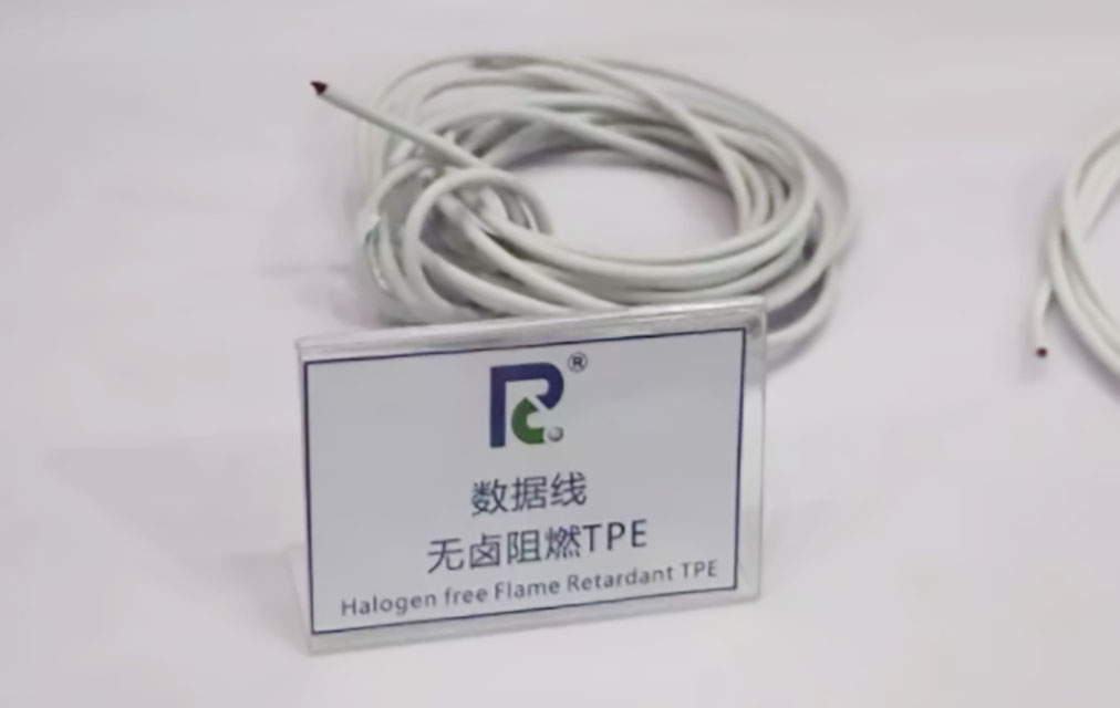 167-天顺娱乐光滑的无卤阻燃TPE数据线线材-1